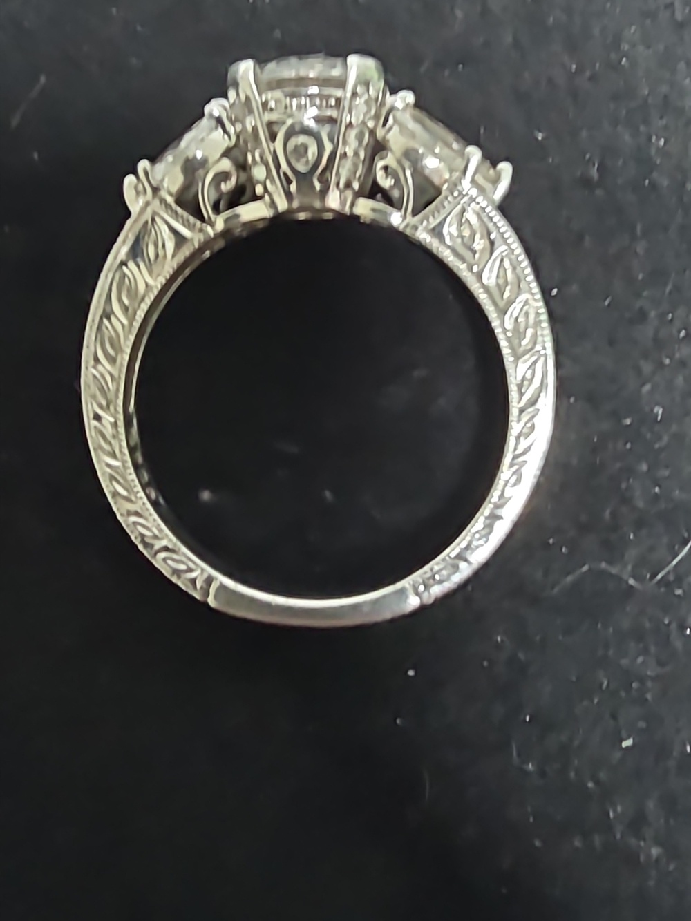 Elegant vintage Sterling Silver Cubic Zerconia engagement ring - Picture 3 of 5